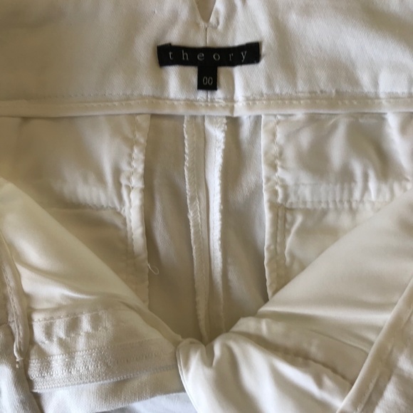 Theory Lynie Shorts - Picture 3 of 5